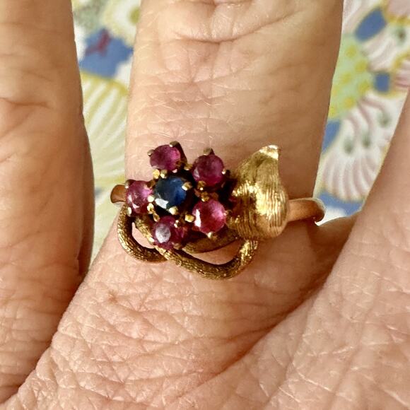 Vintage 14 K flower ruby and sapphire ring - Picture 1 of 9